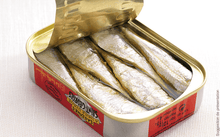 Load image into Gallery viewer, Premium Sardines St Georges with Extra Virgin Olive Oil - SLIGHTLY DENTED Tin (115g)
